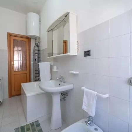 Appartement In Near Centre *